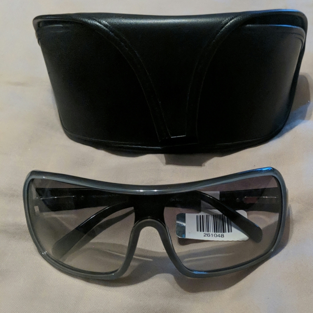 Sunglasses w/case